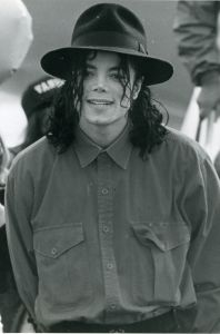 Michael Jackson 1990 LA.jpg
